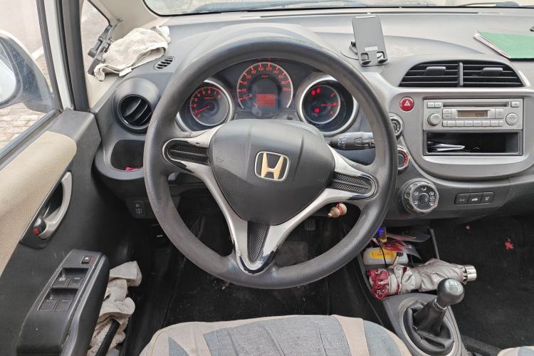 Used Honda Fit 2011 1.3L manual Comfort version
