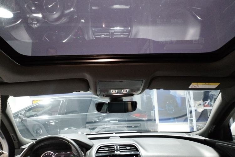 Used Jaguar XEL 2020 2.0T 200PS R-DYNAMIC Youth Sports Edition Headliner