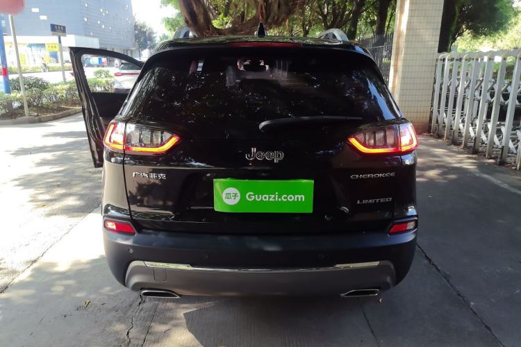 Used Jeep Cherokee 2019 2.0T Two-Wheel Drive Smart Enjoyment Version China V