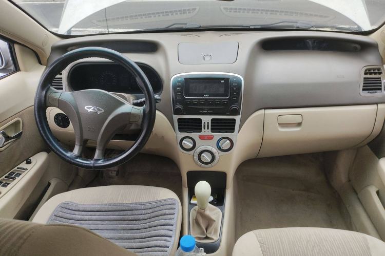Used Chery Fengyun 2 2010 Hatchback 1.5L Ambition Model Center Console