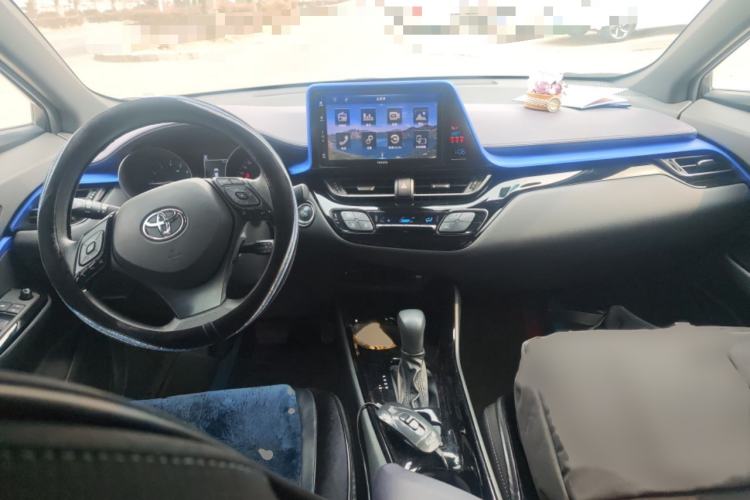 Used Toyota IZOA 2020 2.0L Enjoy Edition Interior 2
