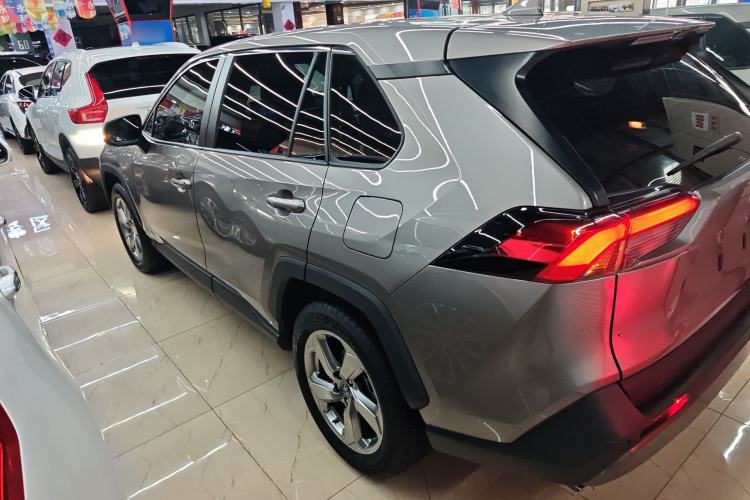 Used Toyota RAV4 2022 2.0L CVT Two-Wheel Drive Fashion Plus Edition Rear Left 45 Deg