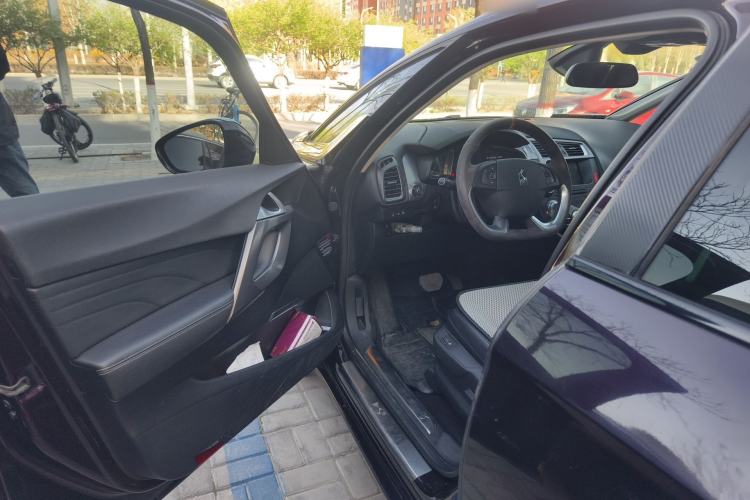 Used DS 5 2014 1.6T Luxury Edition THP160 Driver Seat