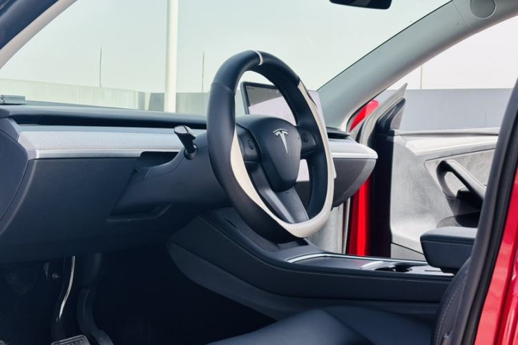 Used Tesla Model Y 2024 Rear-Wheel-Drive Version