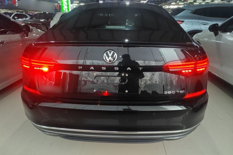 Used Volkswagen Passat 2019 280TSI Business Edition China VI Rear