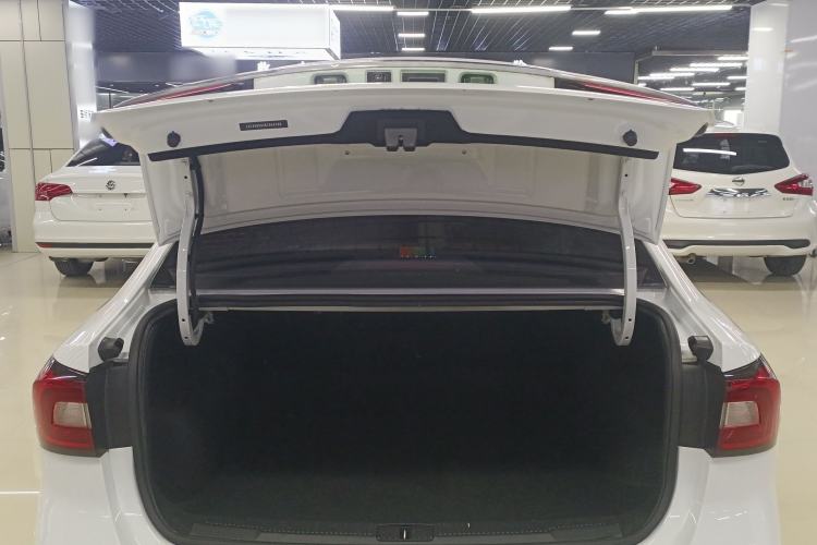 Used Roewe i5 2019 1.5L Automatic 4G Connected Langhao Edition
