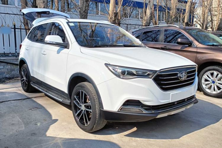 Used Bestune X40 2017 1.6L Manual Luxury Edition Exterior 1