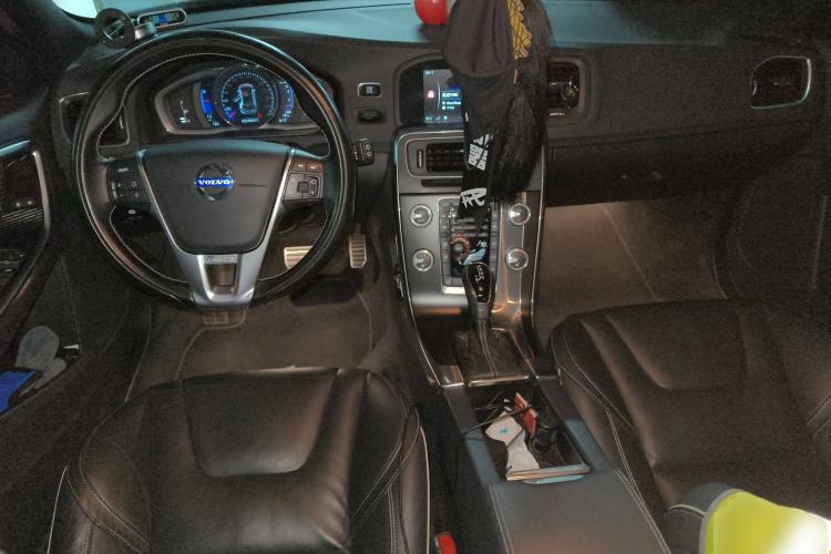 Used Volvo V60 2015 T5 Zhiyi Personalized Sport Edition Center Console
