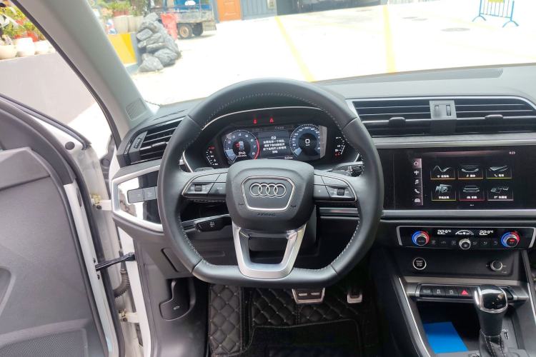 Used Audi Q3 2021 40 TFSI Fashion Dynamic Model