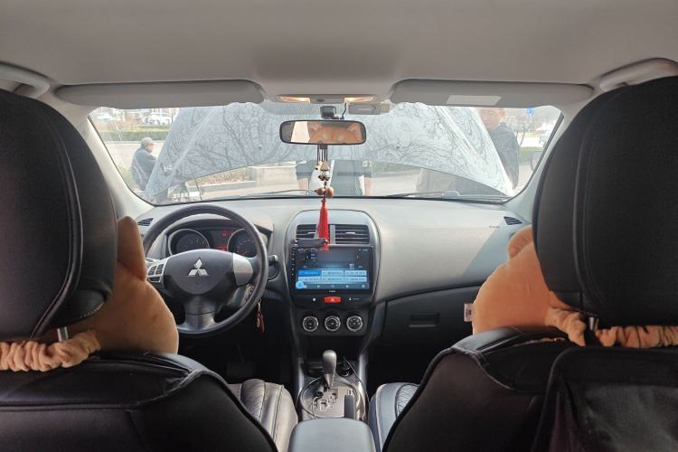 Used Mitsubishi ASX 2013 2.0L CVT Two-Wheel Drive Elite Edition Headliner