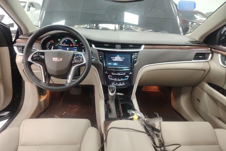 Used Cadillac XTS 2017 28T Elite Model Center Console