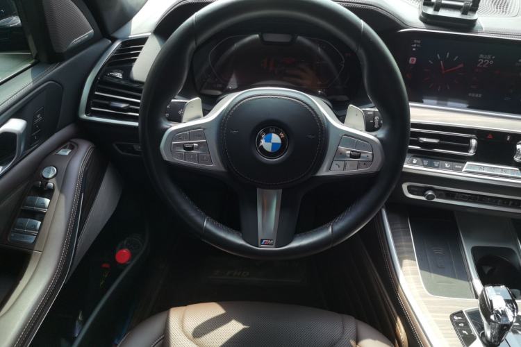 Used BMW X5 2022 xDrive 40Li M Sport Package Steering Wheel