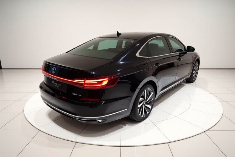 Used Volkswagen Passat 2023 330TSI Starry Elite Edition Rear Right 45 Deg