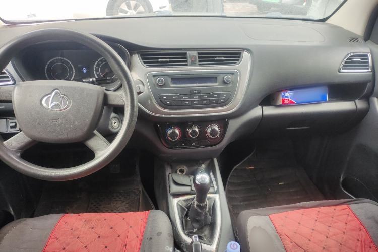 Used CHANGAN KAICHENG Ounuo S 2017 1.5L Ouno S Value Edition EA15-AB Center Console