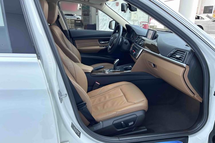 Used BMW 3 Series 2015 320Li Luxury Design Package Right Front Seat