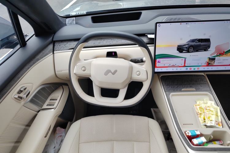 Used ONVO Luxeed L90 2025 Model—Ultra Six-Seater Version
