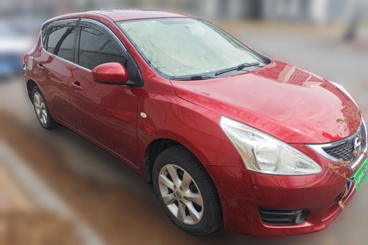 Used Nissan Tiida 2011 1.6L CVT Smart Version Front Right 45 Deg