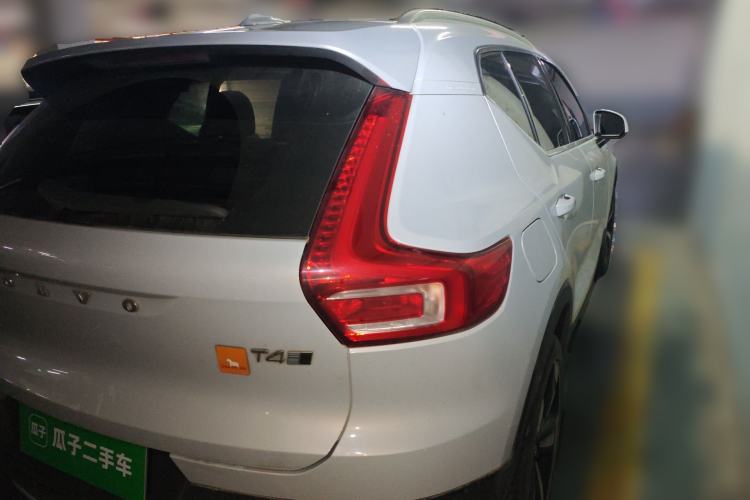 Used Volvo XC40 2020 T4 Four-Wheel Drive Smart Luxury Edition Rear Right 45 Deg