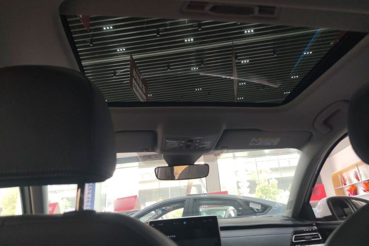 Used Volkswagen Lavida 2023 Revised Version 1.5L Automatic Starry Sky Edition – 5 Million Units Headliner