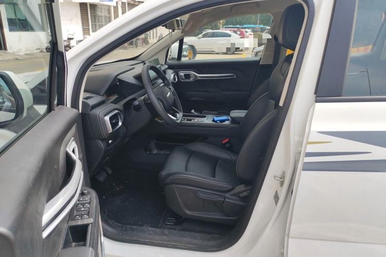 Used Radar King Kong 2025 430 km Two-Wheel Drive Standard Box – Lucky King Left Front Seat