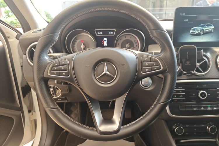 Used Mercedes-Benz GLA 2016 GLA 200 Fashion Model Steering Wheel