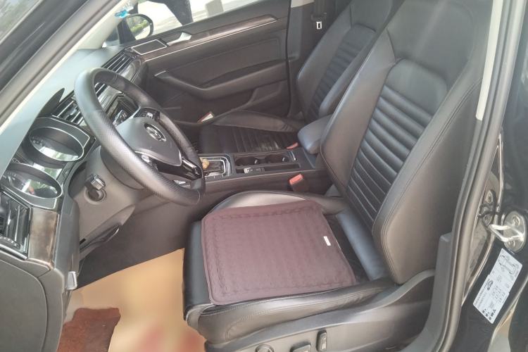 Used Volkswagen Magotan 2019 330TSI DSG Luxury Version China VI Standard Left Front Seat