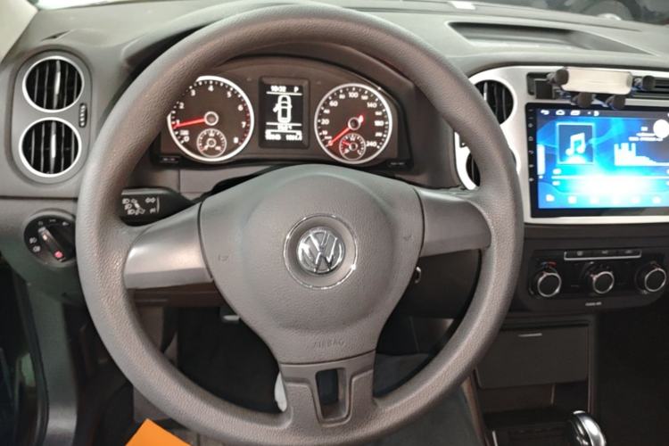 Used Volkswagen Tiguan 2017 300TSI Automatic Two-Wheel Drive Silk Road Luxury Edition Steering Wheel