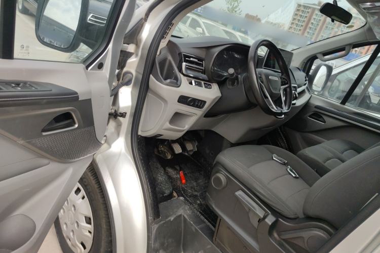 Used Iveco Fidato 2023 C30 Passenger Van 2.0T 93kW Manual Transmission Xingtu Edition Low Roof Driver Seat