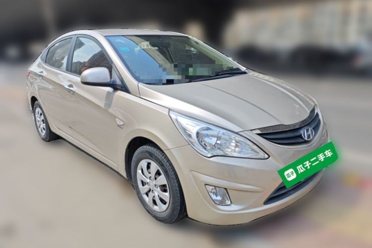 Used Hyundai Verna (older generation) 2010 Sedan 1.4L Manual Comfort GS Front Right 45 Deg