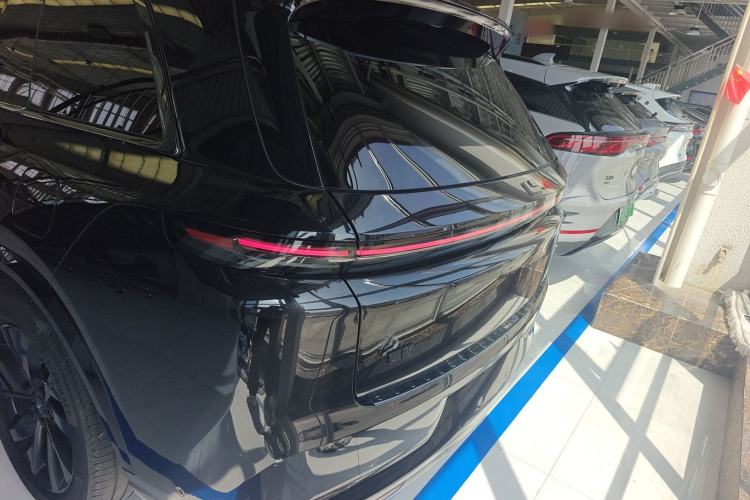 Used Li Auto L8 2023 Pro Model Rear