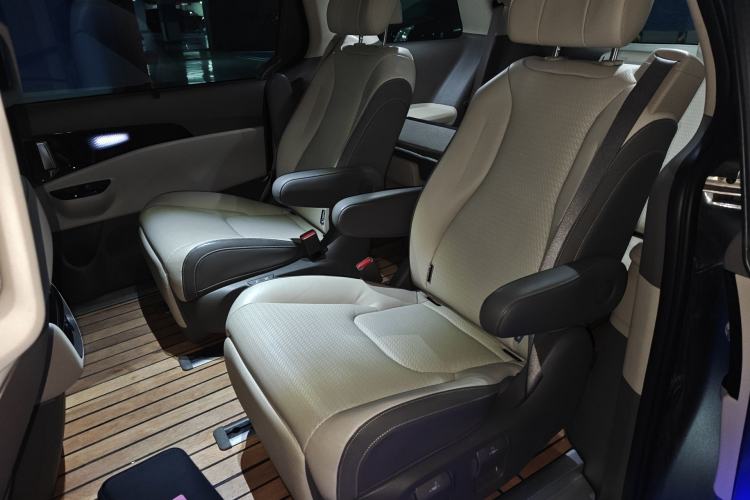 Used Kia Carnival 2021 2.0T Flagship Edition Left Rear Seat