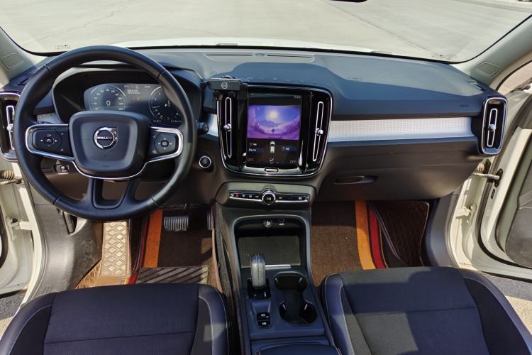 Used Volvo XC40 2020 T3 Smart & Stylish Edition Audio And AC Panel