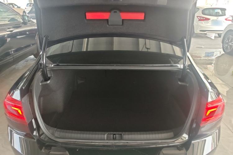 Used Volkswagen Magotan 2020 280TSI DSG Comfort Edition Trunk