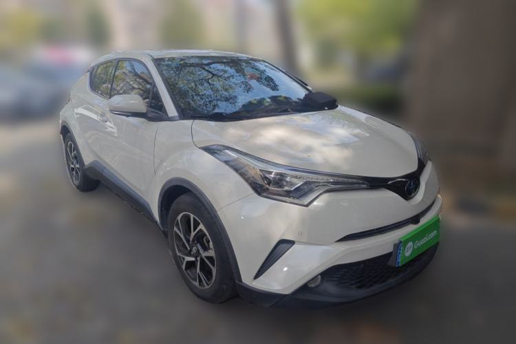 Used Toyota C-HR 2020 2.0L Luxury Edition Front Right 45 Deg