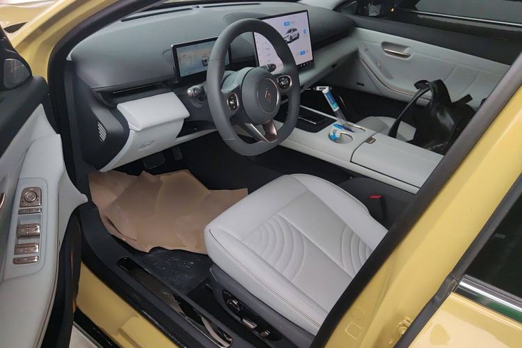 Used Baojun Enjoy 2025 Plug-in Hybrid 140km Luxury Edition
