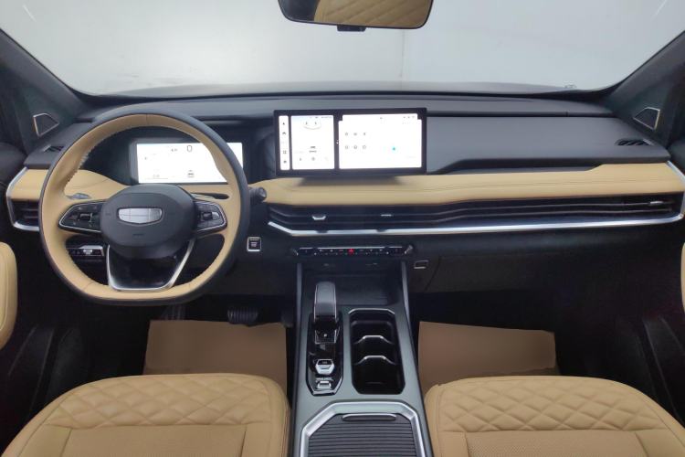 Used Geely Auto Haoyue L 2023 2.0T DCT Flagship Version
