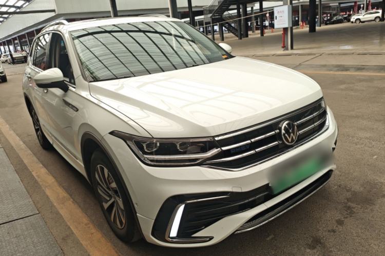 Used Volkswagen Tiguan L New Energy 2023 430 PHEV Plug-in Hybrid Prestige Edition Front Right 45 Deg