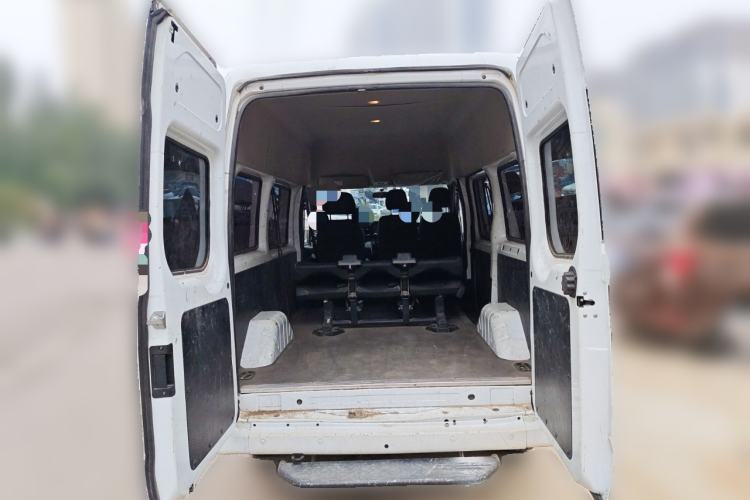 Used JMC Fushun 2022 2.0T Manual Multi-Function Passenger Vehicle Short Wheelbase Mid-Height Roof 6-Seater
