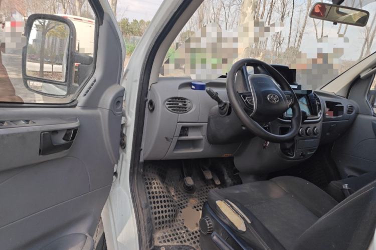 Used SAIC MAXUS Xintu V80 2021 2.0T Manual Classic Aoyuntong Long Wheelbase Mid-Roof 6/7/8/9-Seater