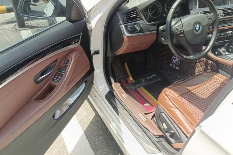 Used BMW 5 Series 2015 520i Elegant Edition
