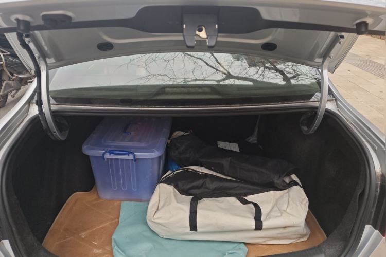 Used Volkswagen Lavida 2013 1.6L Automatic Luxury Edition Trunk