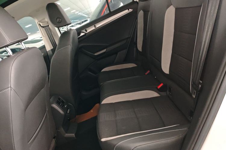 Used Volkswagen T-ROC 2020 230TSI DSG Two-Wheel Drive Advanced Version Left Rear Seat