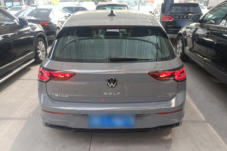 Used Volkswagen Golf 2025 Facelift 300TSI R-Line

