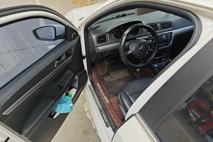 Used Volkswagen Lavida 2017 1.6L Manual Comfort Edition Driver Seat