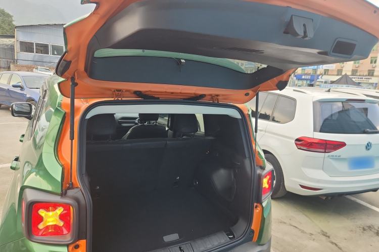 Used Jeep Renegade 2019 220T Automatic Elite Edition Trunk