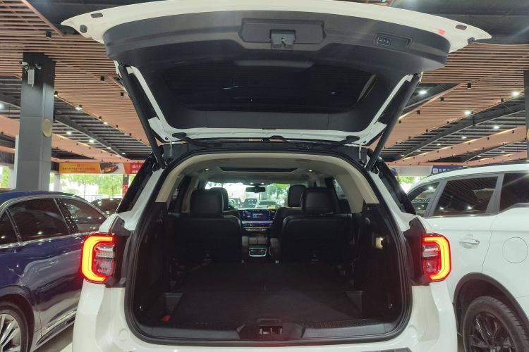 Used Ford Explorer 2023 EcoBoost 285 Four-Wheel Drive Titanium Edition 6 Seats