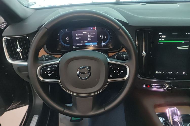 Used Volvo S90 2025 B5 Zhiyi Luxury Edition
