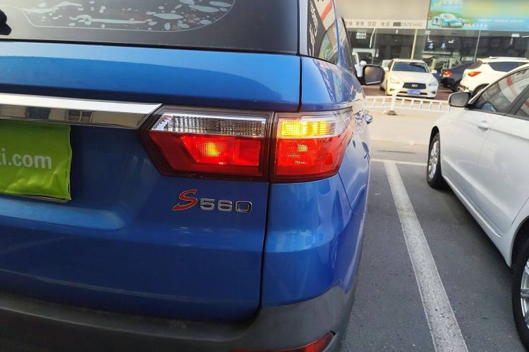 Used Dongfeng Fengon S560 2018 1.8L CVT Elite Model 7 Seats