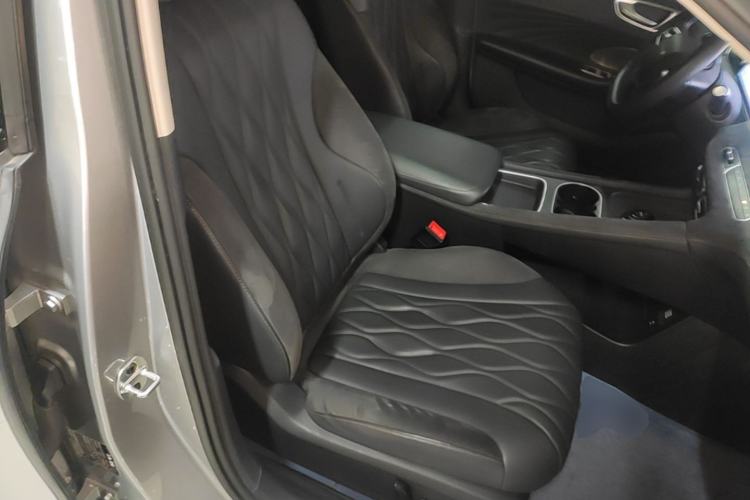 Used Roewe D7 2023 DMH 125km Flagship Edition