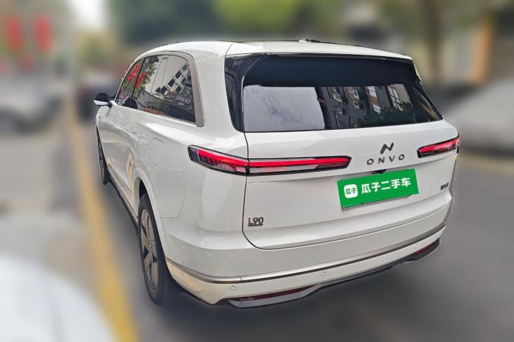 Used ONVO Luxeed L90 2025 Model—Max Six-Seater Version
